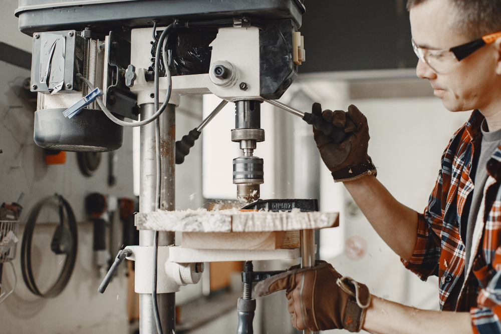 Machine Tools & Industrial Machinery